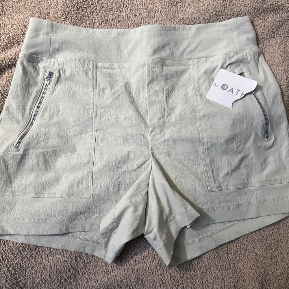 Athleta Trekkie North Short